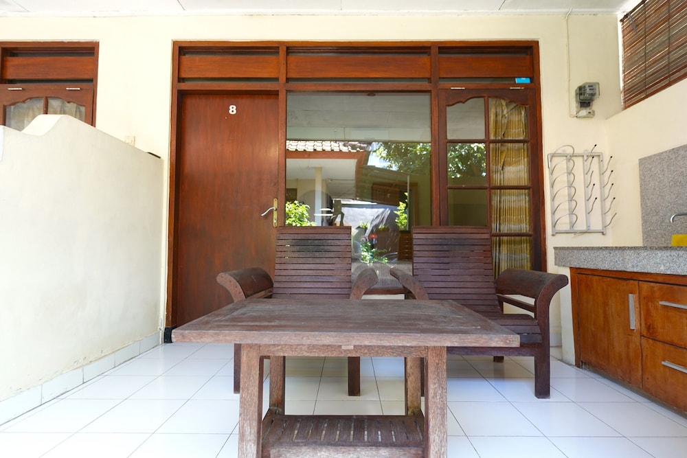 Hotel Pondok Nuri Homestay - Image 1