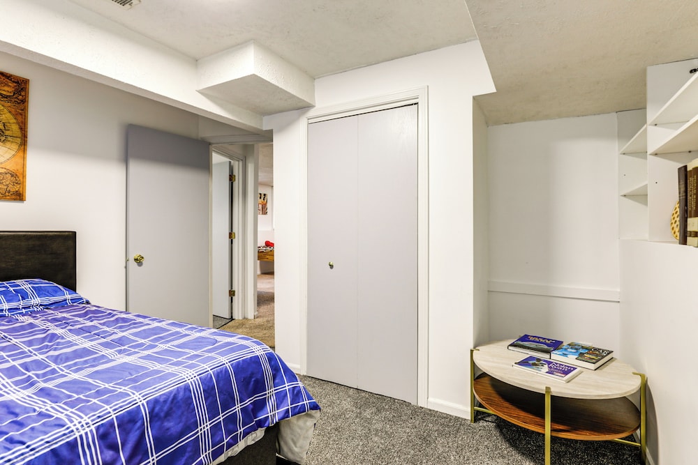 3 Mi to UNL & Memorial Stadium: Home w/ Large Yard