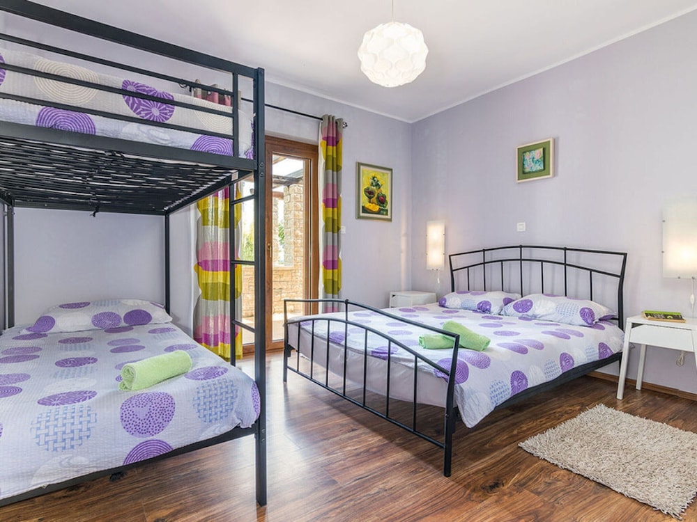 Villa Emanuel Comfortable Holiday Residence view 3