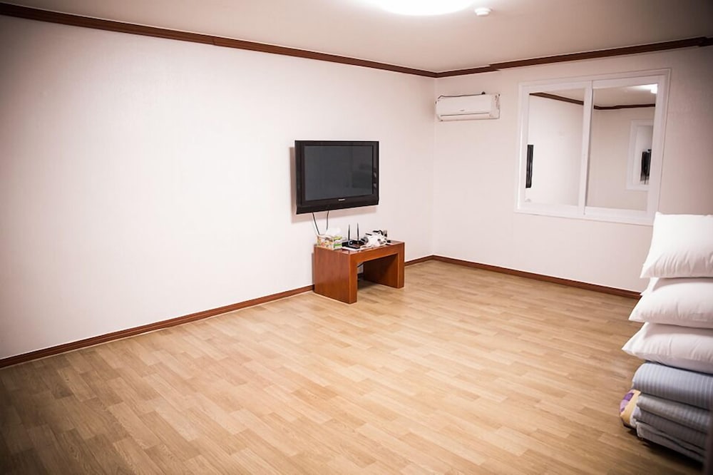 Picasso Motel
