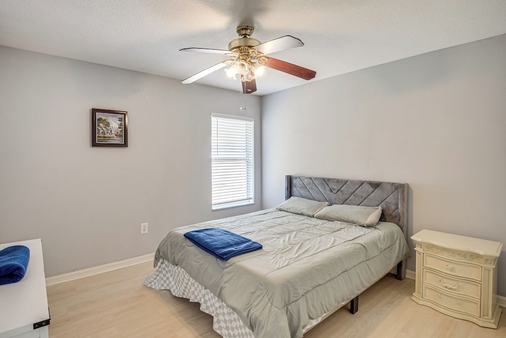 Pet-friendly Palm Coast Home: 8 Mi to Beach!