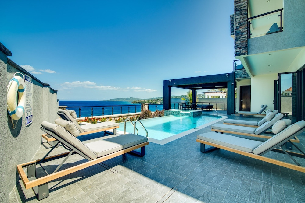 Luxury Oceanfront Villa Fully Staffed Pool Jacuzzi Movie Theatre