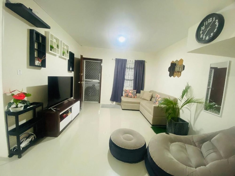 Whole House in San Fernando