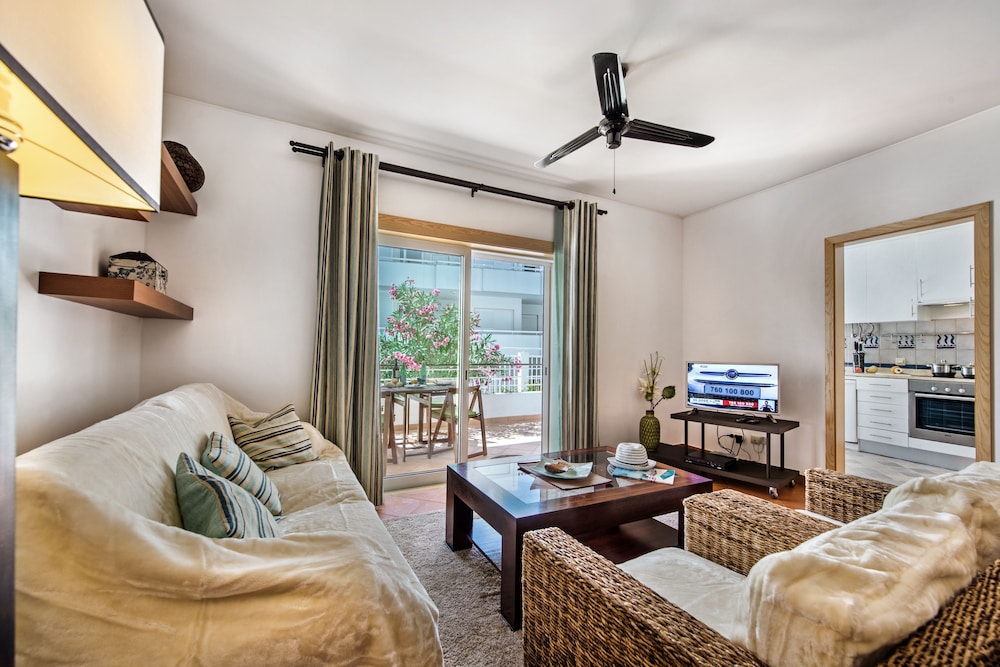 Santa Luzia Residence by MarsAlgarve