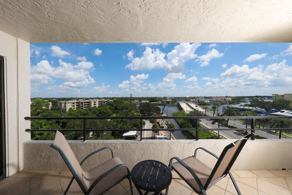 Anchorage Resort 7th Floor 2-Bedroom Condo w Private Balcony Beach Access 2 Condo