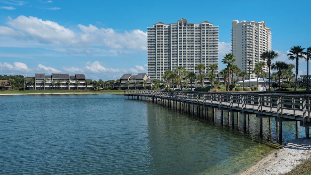 Sleeps 8 w/ Resort Pools, Tennis, Golf & Beach Access + Attraction Tickets!