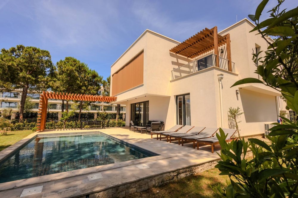 Sanpietro Deluxe Villa