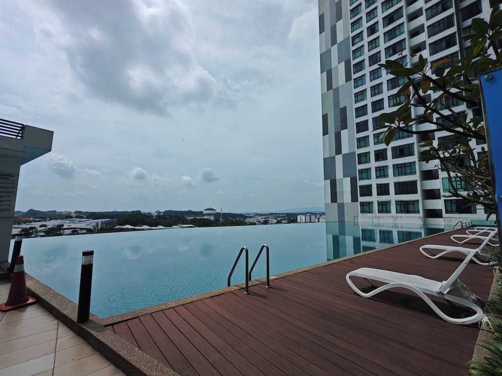 Kempas Dsummit Residences by Antlerzone