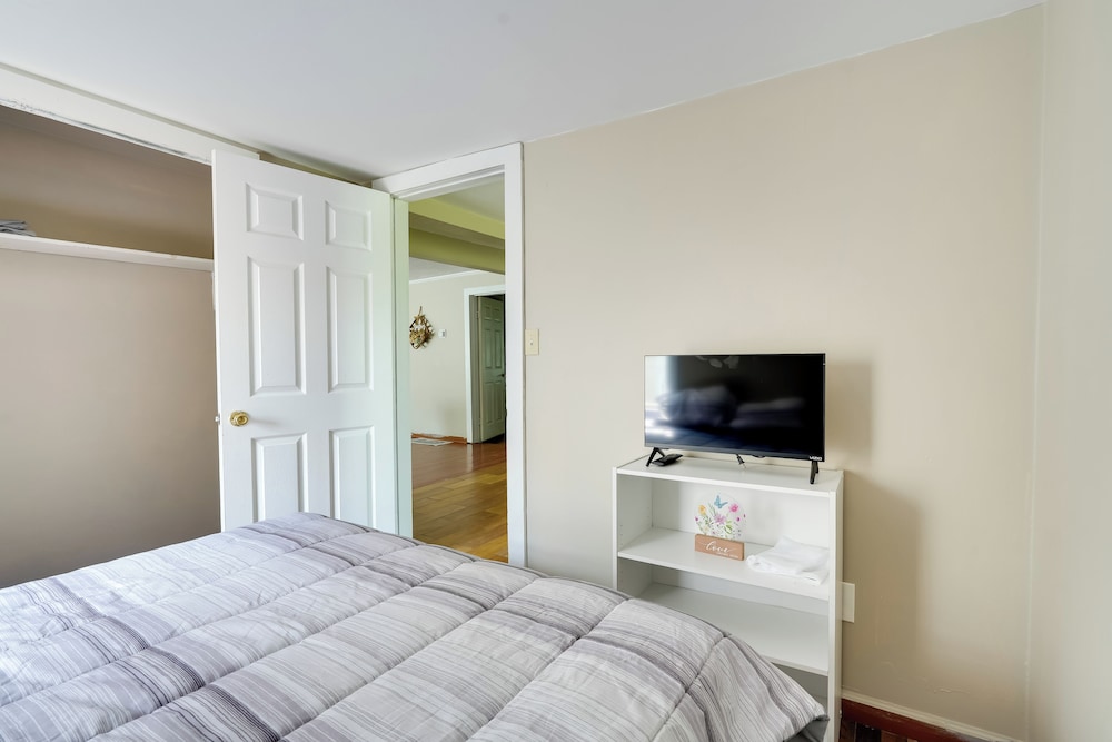 Charming & Convenient Home in Butler