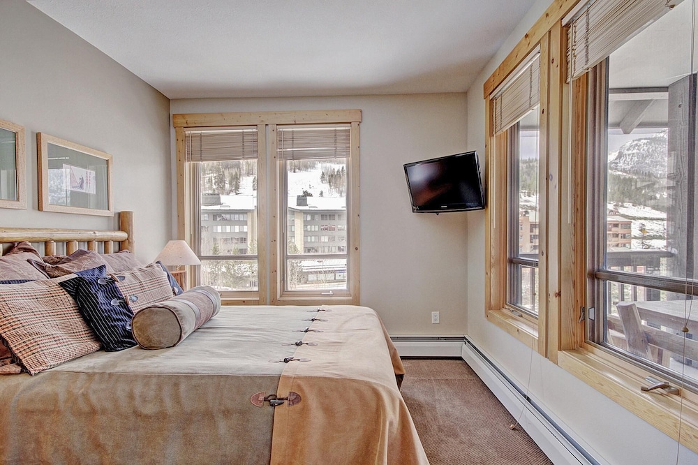 Amazing Condo in Heart of Center Village - TX304 by RedAwning