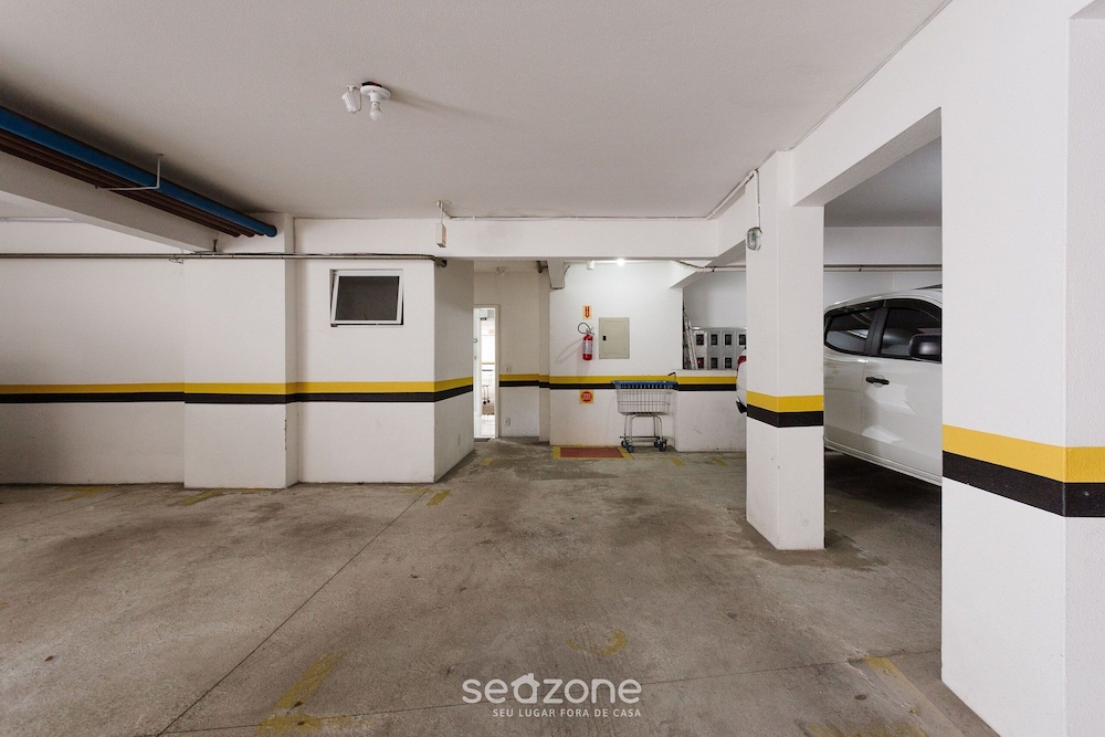 Beautiful apt w Modern Design 400m/udesc - Abz302