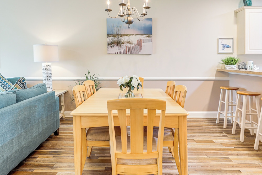 Golf Course Getaway w/ Pool Access in Myrtle Beach