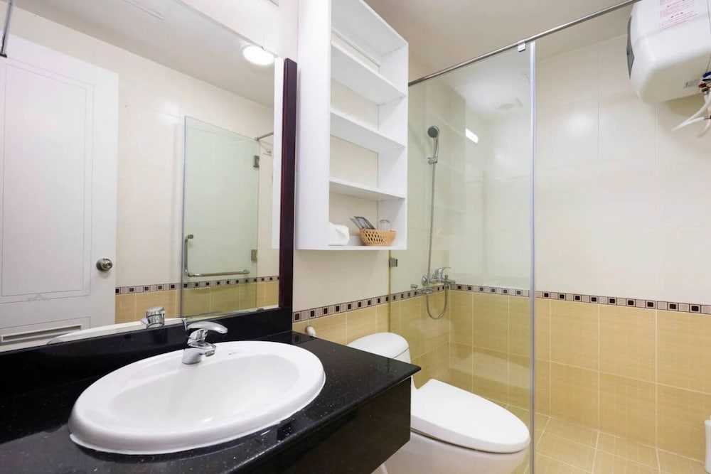 Salute de Sailing Tower Luxury Apartment