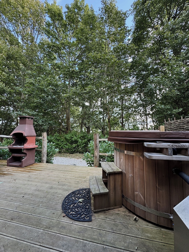 Hayne Barn Estate - Private Estate : 6 Eco Lodges - 1 Studio
