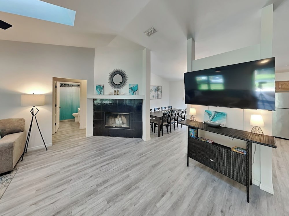 Rivers Edge Retreat by Distinctive Beach Rentals