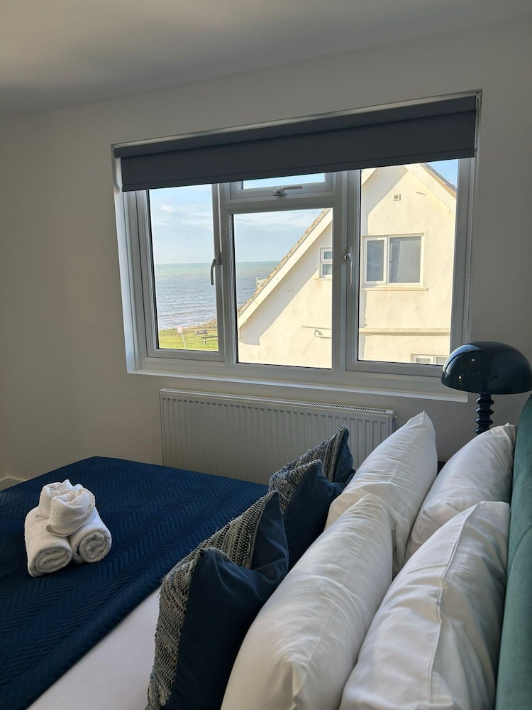 Ocean Side With Free Parking By My Getaways