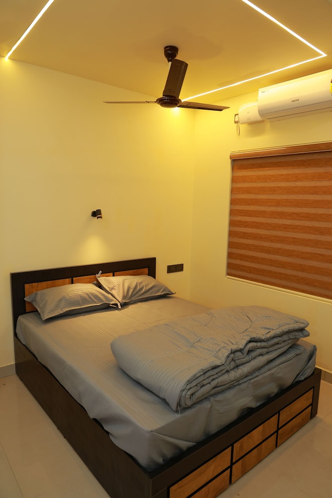 SJ HOMES