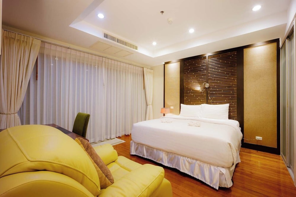 Seaview Condo with Large Pool - BAP1