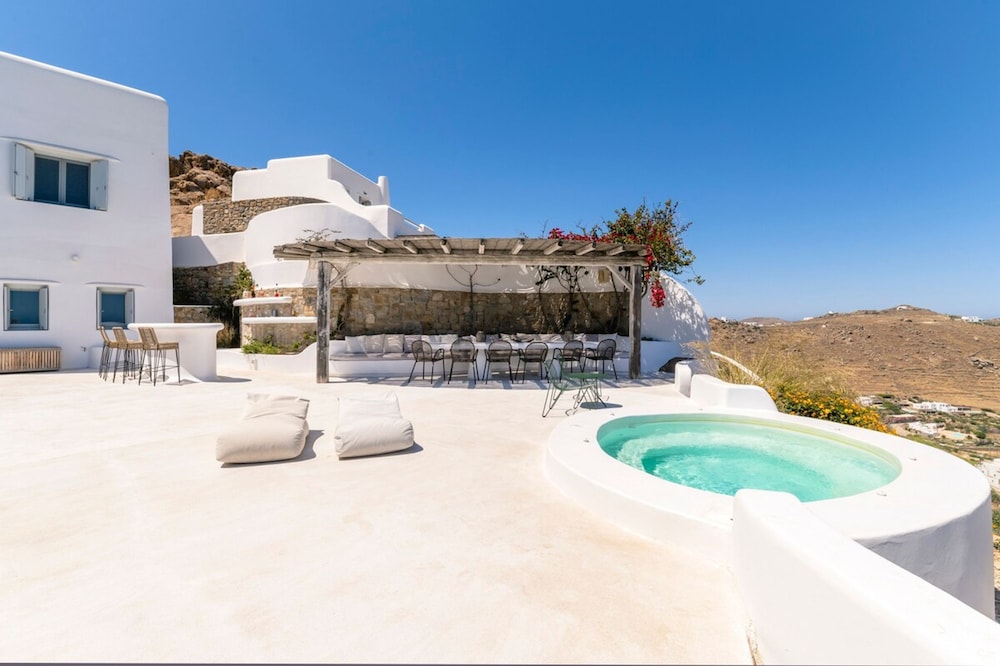 Luxury Villa With Stunning Views Above Kalo Livadi