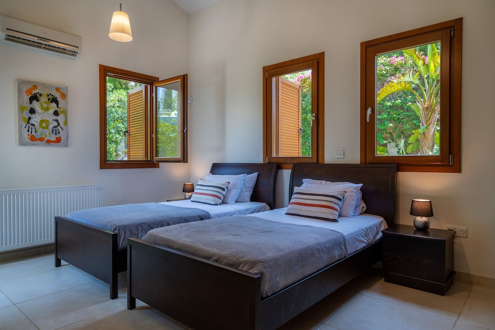 Villa 148 - Lofou view 2