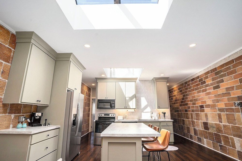 Love Mi Getaway Loft with Deck 110
