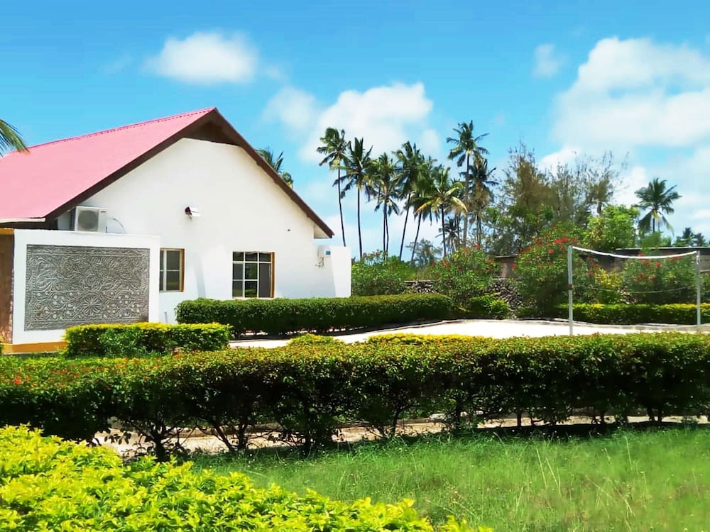 Zan Oceans Resort