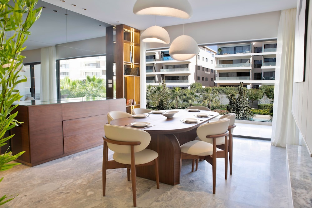 89B-106 Lake View Residence