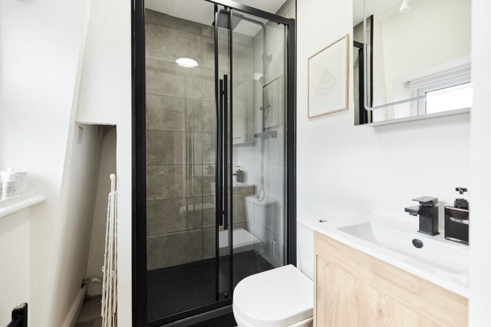 The North Notting Hill Crib - Bright 1bdr Flat photo 3