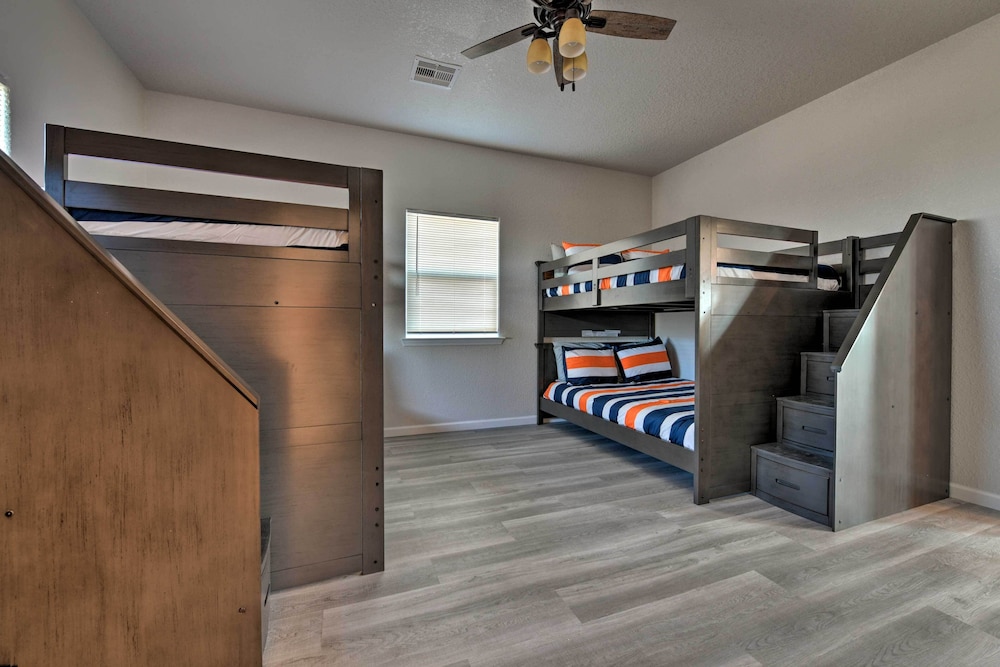 'sea Shell Chalet': Oceanfront Surfside Beach Gem view 3