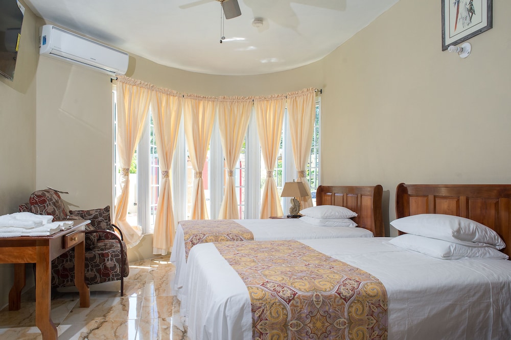 Waters Edge Guest House