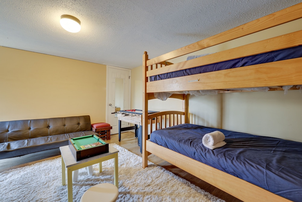 Pocono Paradise Ultimate Camelback Getaway 4 Bedroom Townhouse