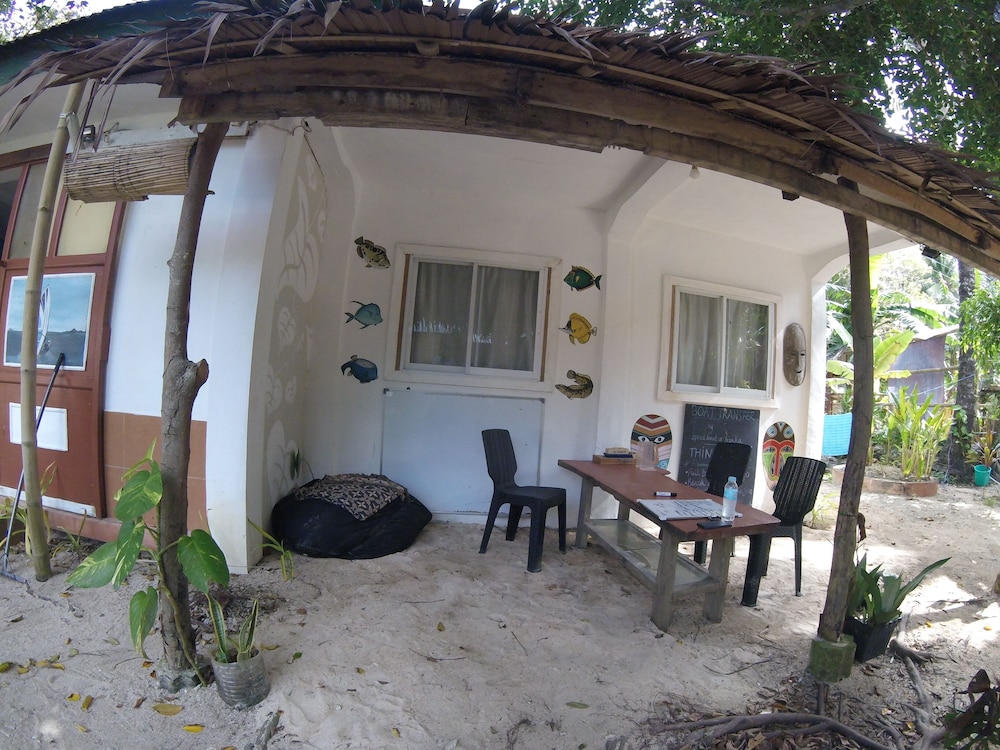 Carabao Backpackers & Guesthouse