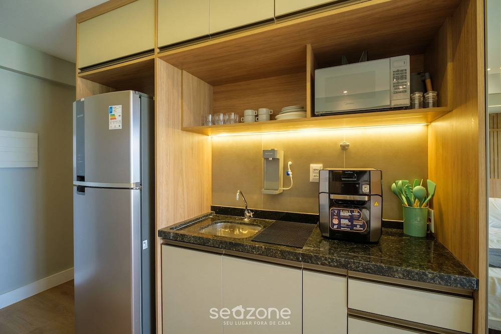 Stay Just Steps From Itapua Beach, With Pool and gym - RGF