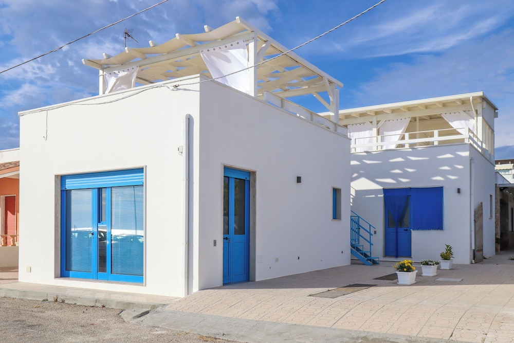 BILOCALE LA CORTE SUL MARE
