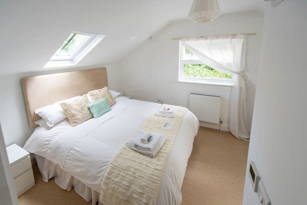 Stunning 6-bed House With Huge Garden on Dartmoor view 5