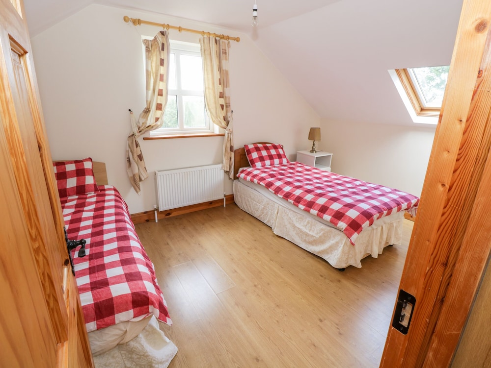 Lough Mask Road Fishing Cottage