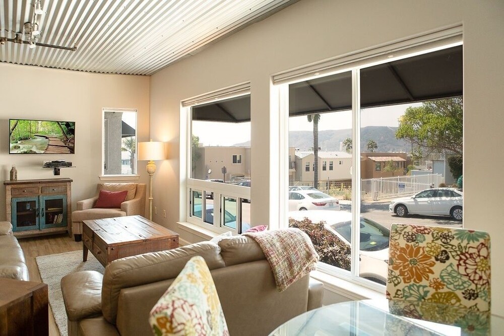 90 San Luis Street Unit A 1 Bedroom Apts by Redawning view 3