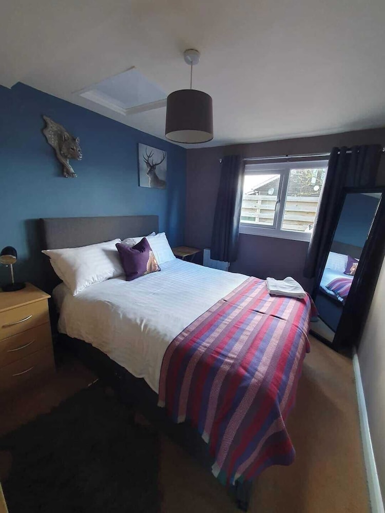 2bed Chalet Sleeps 5 - Dogs Free, Parking, Seaview