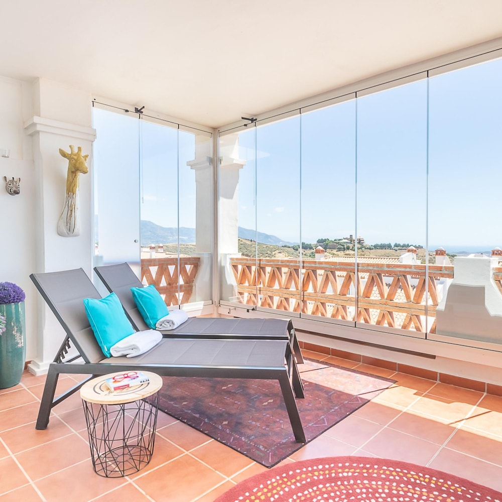 Pool Apt Calahonda 2 With Sea View photo 1