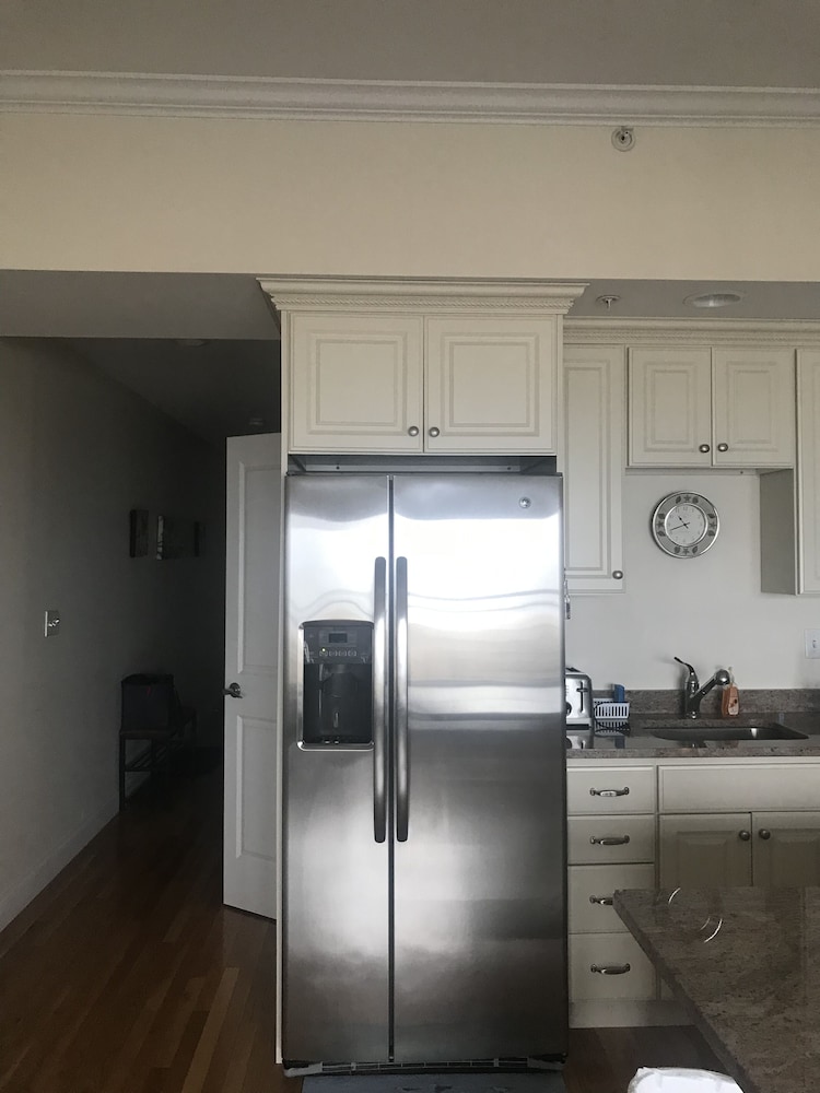 Sea Spray Condo - Property Image 4