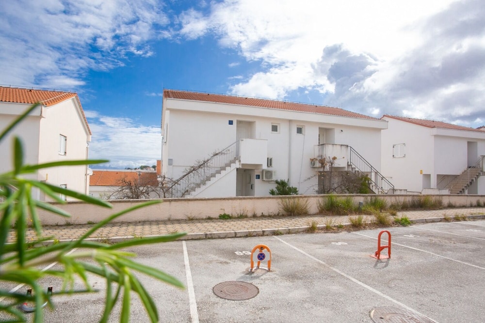 Tatja - 2 Bedroom Apartment - A1 view 4