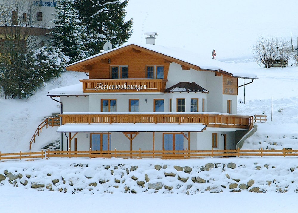 Hotel Häus'L Am Ruan - Image 1