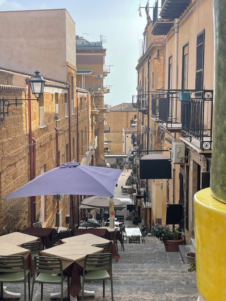 La scala di Athena