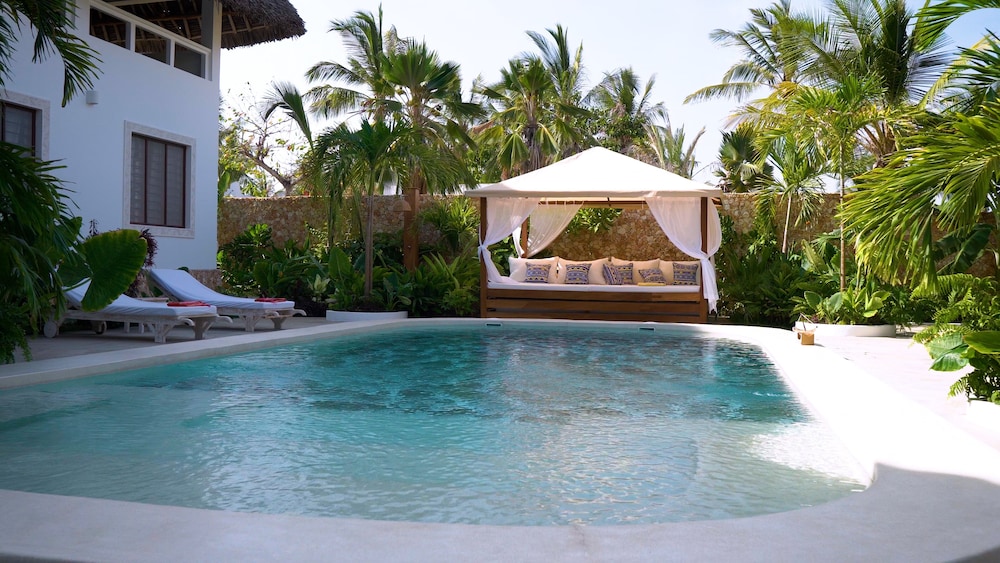 The Diamond of Africa - Luxury Villa view 5