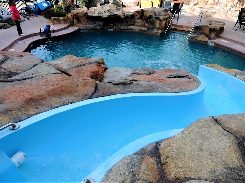 Beautiful 3 Bedroom Mountain Condo in River Run Village With Hot Tub Access and Walking Distance to the Gondola view 3