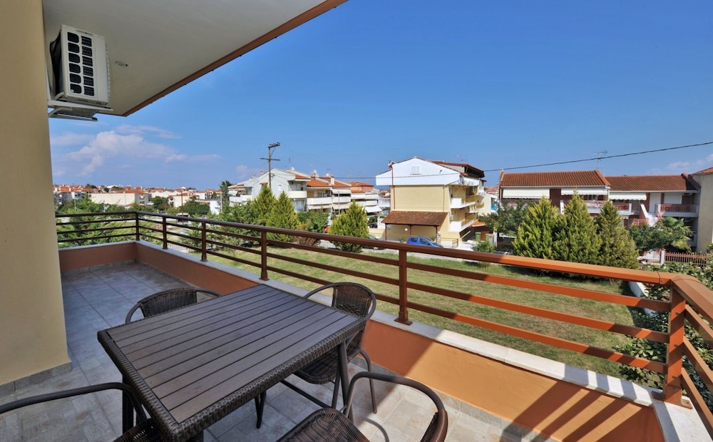 Marina Maisonette by Rentalspro
