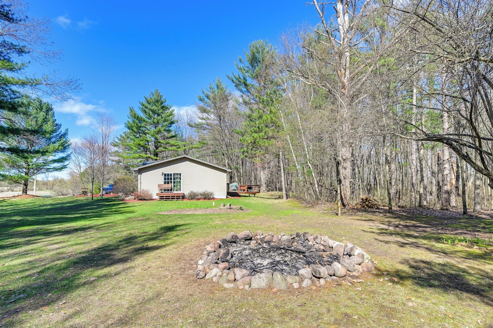 Furnished Deck w/ Forested Views: Manawa Home!