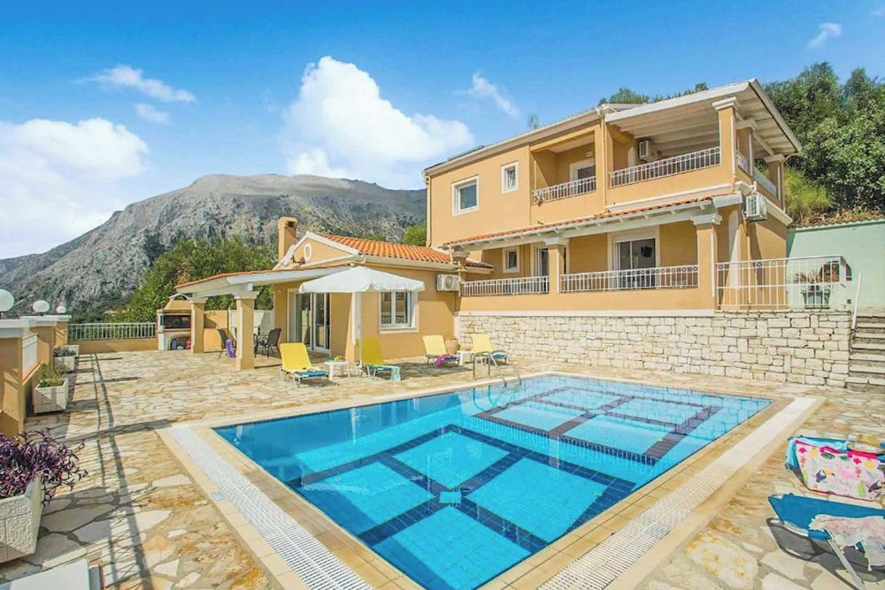 Villa Elena Costa