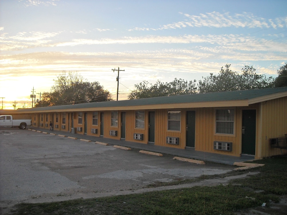Tropicana Motel