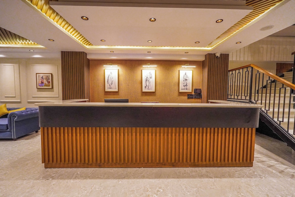 Carom Hotel Manali